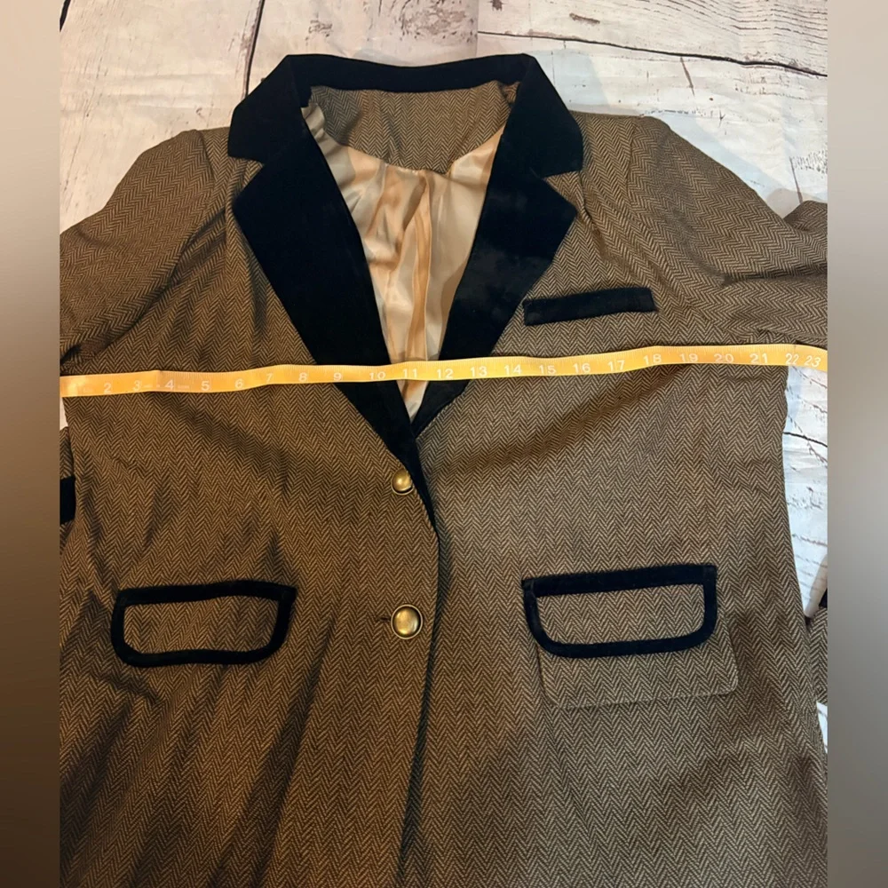 Couture herringbone tweed blazer featuring contrast velvet accents, gold buttons - Picture 7 of 13